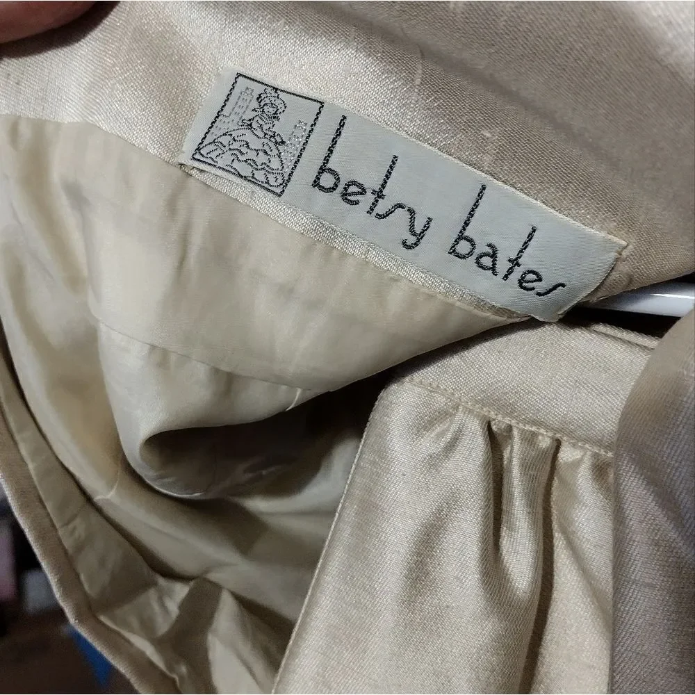 Vintage  Betsy Bates raw silk skirt suit